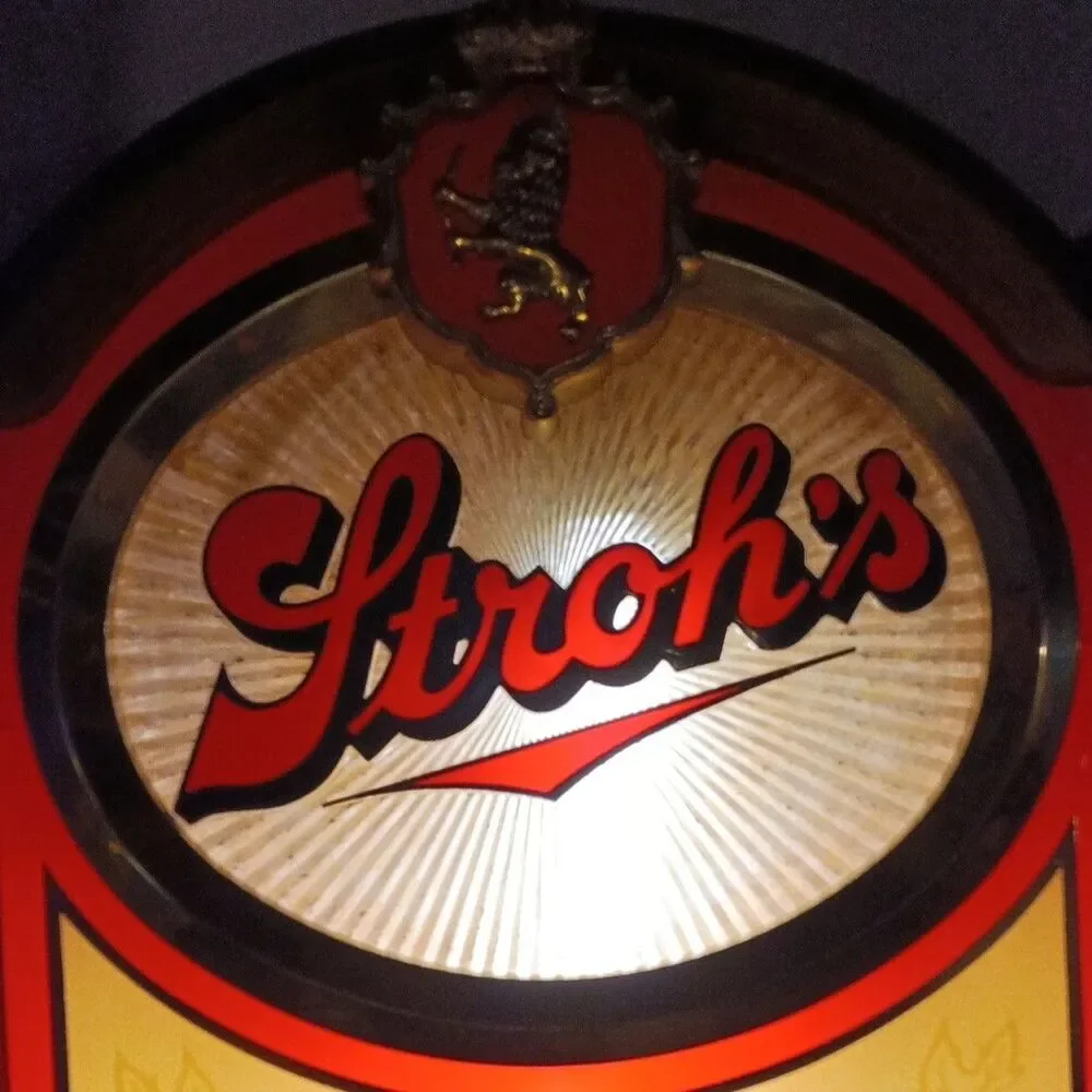 Stroh's Breweriana Wall Clock 